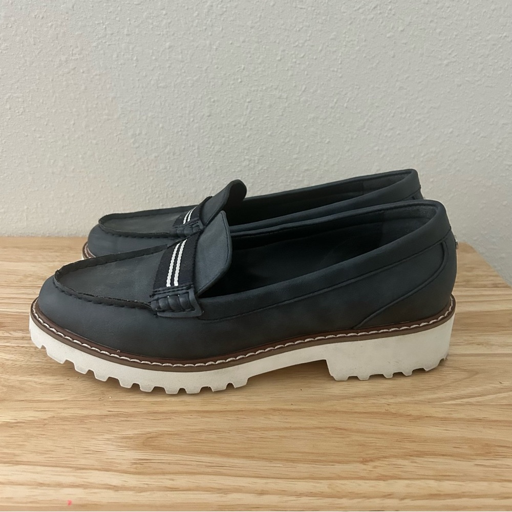 Nautica Navy and White Loafers - Picture 4 of 15